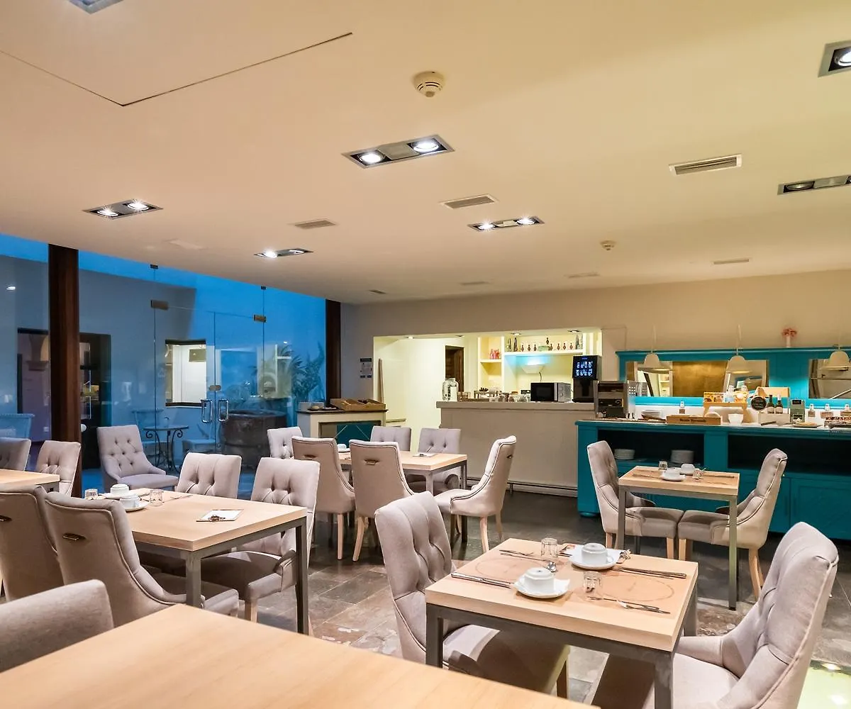 Hotel Yit La Casona Del Arco Baeza 4*,