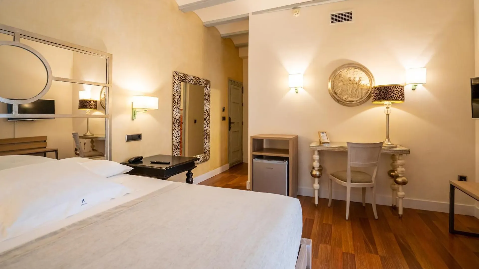 Hotel Yit La Casona Del Arco Baeza 4*,